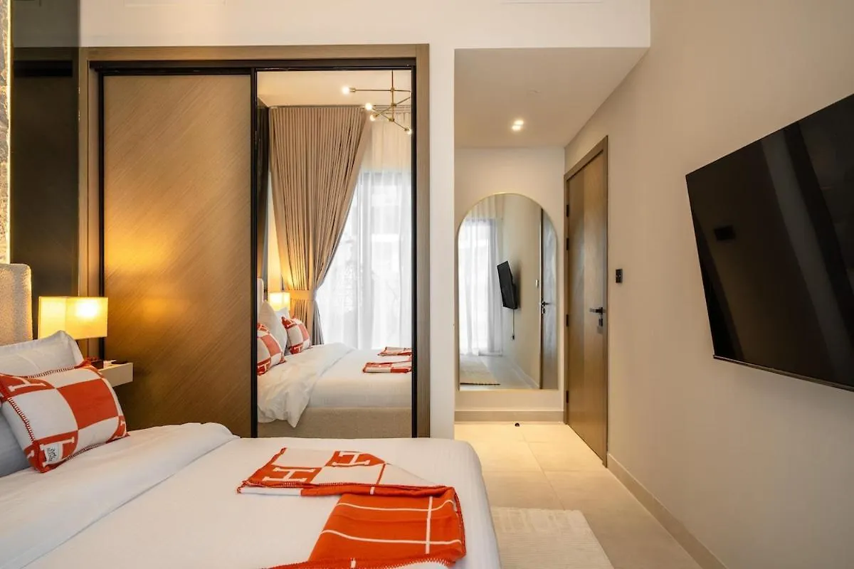 Apartment Burj Et Canal View Sunny Pool Dubai United Arab Emirates