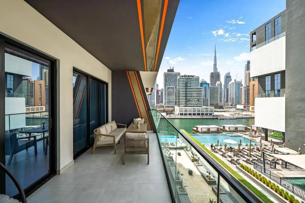 Burj Et Canal View Sunny Pool Dubai