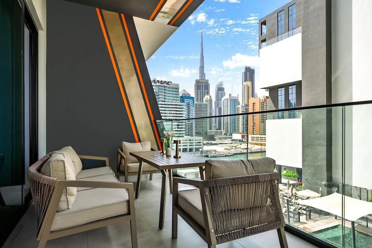 Apartment Burj Et Canal View Sunny Pool Dubai United Arab Emirates